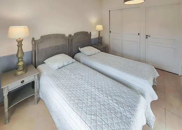 Amazing In Saint-laurent-de-la-ca With Wifi